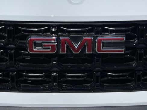 New 2025 GMC Canyon Elevation w/ Convenience Package image 30
