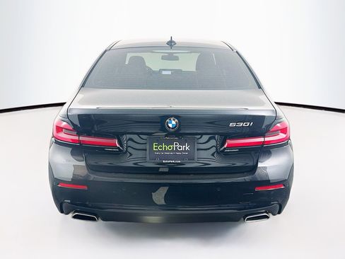 Used 2023 BMW 530i w/ Premium Package image 7