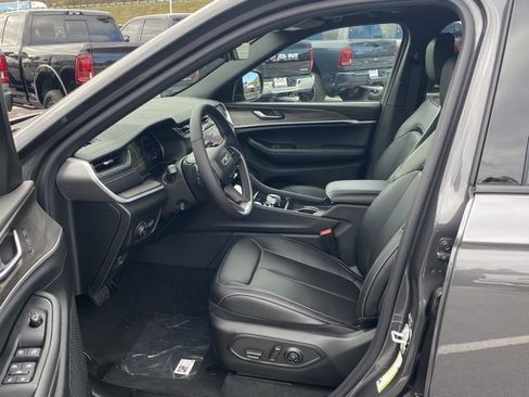 New 2025 Jeep Grand Cherokee Limited image 16