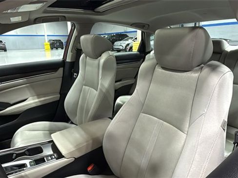 Used 2020 Honda Accord EX image 12