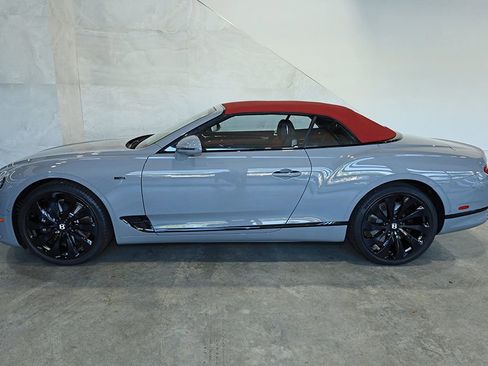 Used 2024 Bentley Continental GT V8 image 3