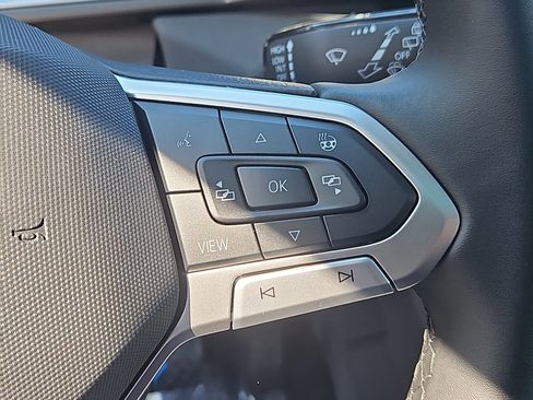 New 2026 Volkswagen Taos SE image 15