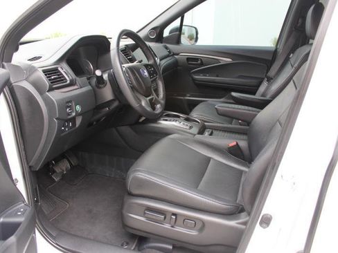 Used 2023 Honda Passport EX-L image 9