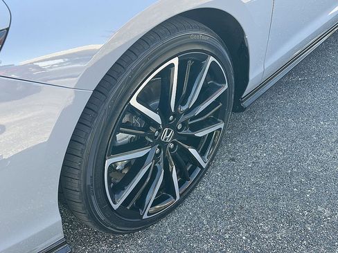 Used 2024 Honda Accord Touring image 9