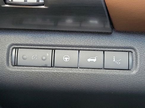 Used 2024 Nissan Pathfinder Platinum w/ Cargo Package FWD image 17
