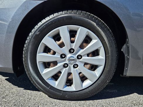 Used 2019 Nissan Sentra S image 13