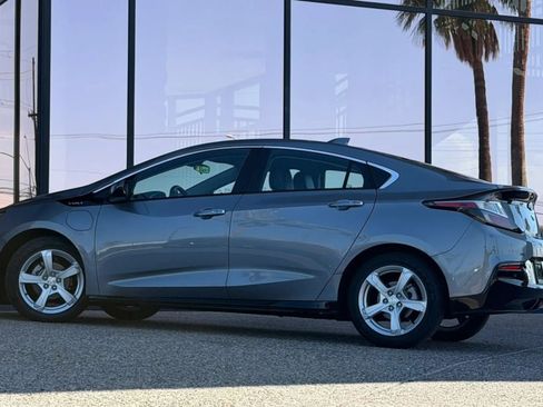 Used 2019 Chevrolet Volt LT w/ Power Convenience Package FWD image 7