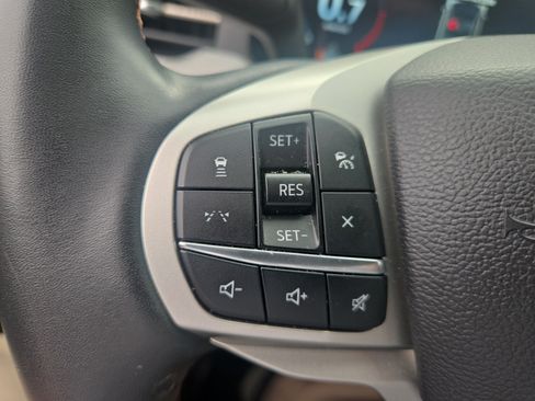 Used 2025 Ford Explorer Active w/ Active Comfort Package AWD/4WD image 29
