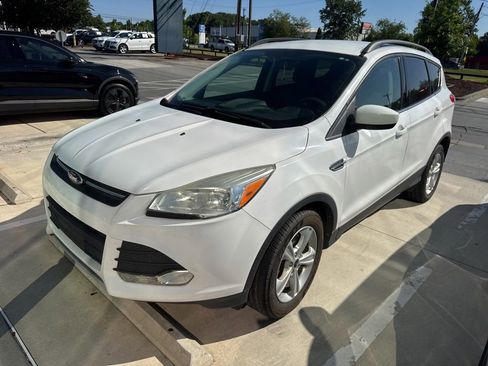 Used 2014 Ford Escape SE w/ Equipment Group 201A FWD image 3