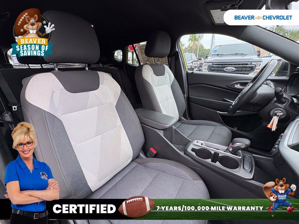 Used 2024 Chevrolet Trax RS w/ Driver Confidence Package FWD image 30