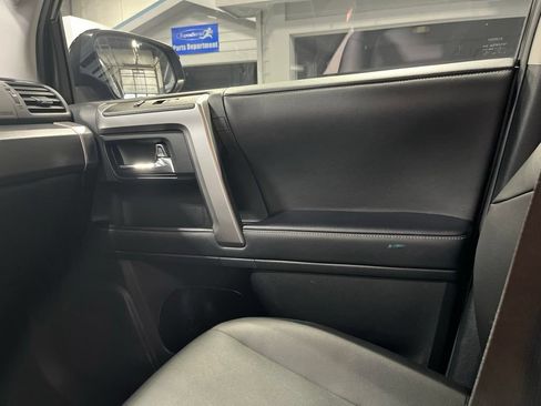 Used 2024 Toyota 4Runner TRD Sport AWD/4WD image 18