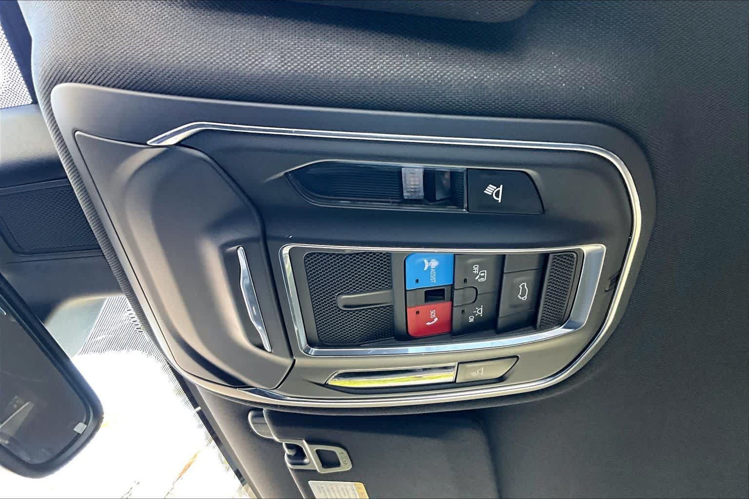 Used 2023 Jeep Grand Cherokee L Laredo AWD/4WD image 32