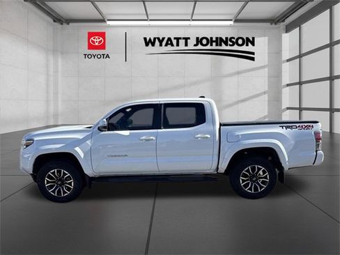 Used 2020 Toyota Tacoma TRD Sport image 2