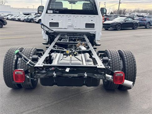 New 2025 Ford F550 4x4 Regular Cab Super Duty image 11