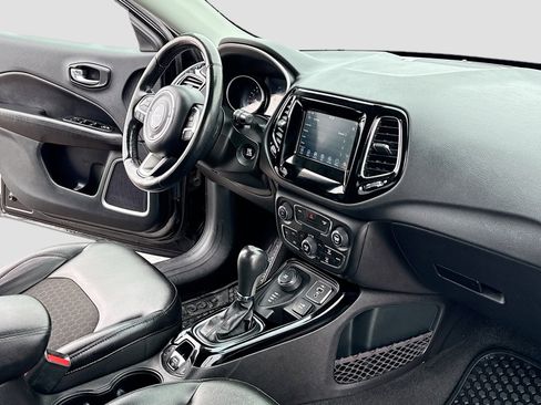 Used 2020 Jeep Compass Latitude image 5