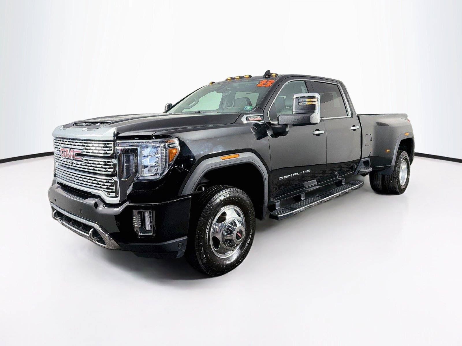 Used 2023 GMC Sierra 3500 Denali w/ Technology Package AWD/4WD image 7