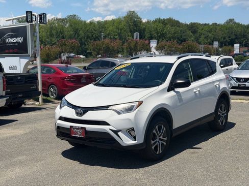 Used 2016 Toyota RAV4 LE FWD image 2