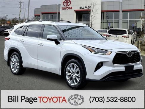 Certified 2022 Toyota Highlander Limited image 1