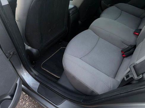 Used 2013 Hyundai Elantra GLS w/ Preferred Pkg FWD image 9