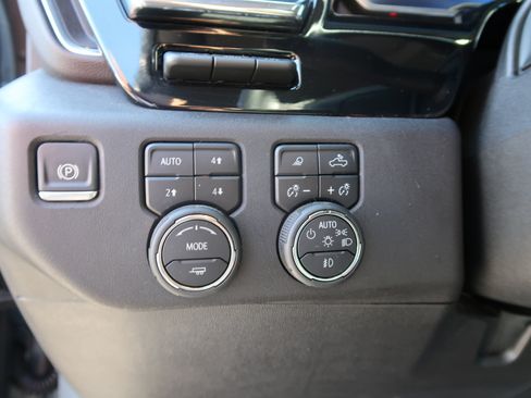 Used 2024 Chevrolet Silverado 2500 LTZ w/ LTZ Plus Package AWD/4WD image 21
