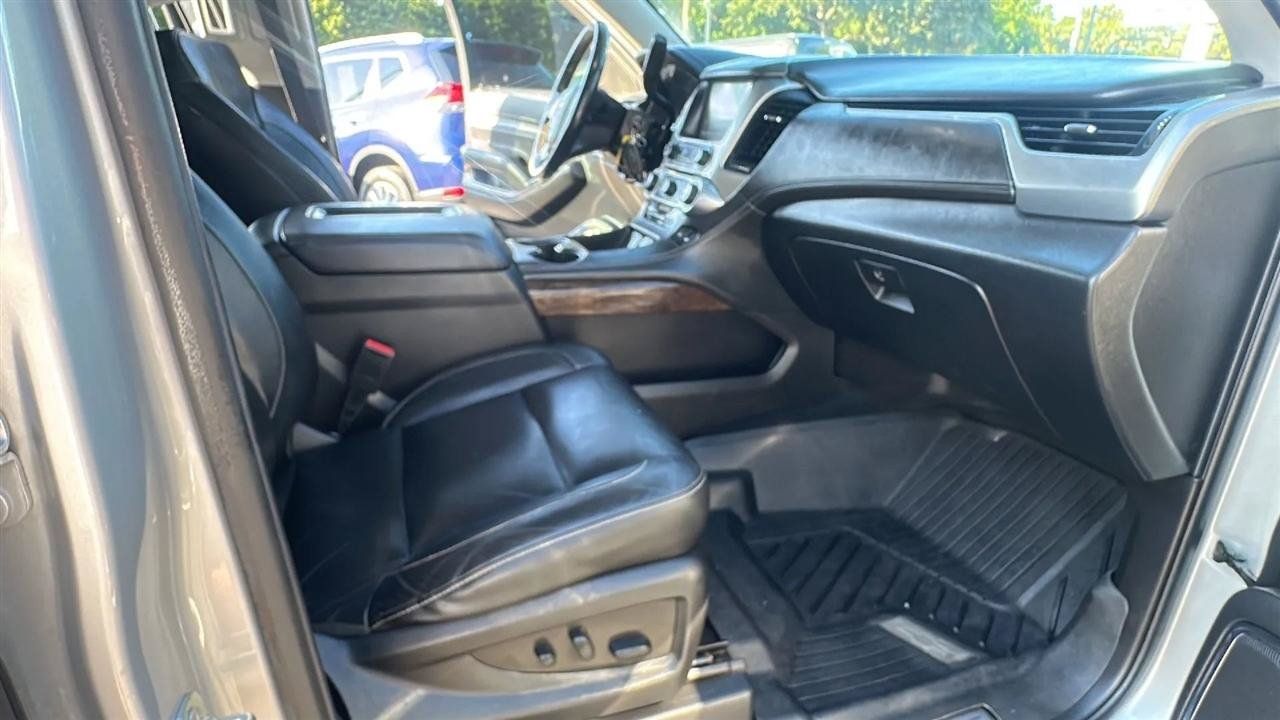 Used 2020 Chevrolet Suburban LT AWD/4WD image 33