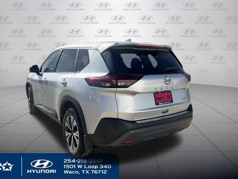 Used 2023 Nissan Rogue SV image 11