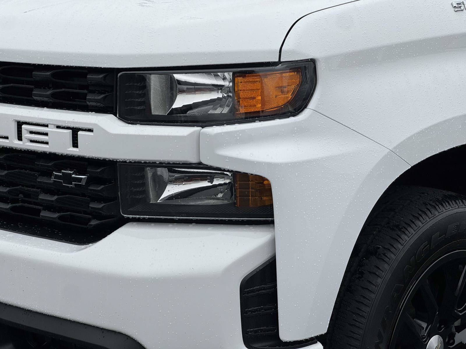 Used 2020 Chevrolet Silverado 1500 Custom w/ Custom Value Package AWD/4WD image 28