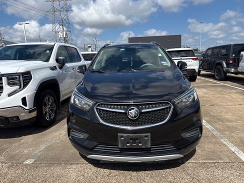 Used 2018 Buick Encore Preferred FWD image 2