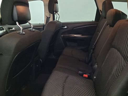 Used 2020 Dodge Journey SE w/ SE Popular Equipment Group FWD image 18