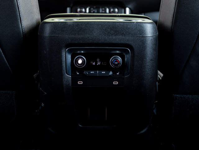 Used 2021 Chevrolet Tahoe Premier AWD/4WD image 30