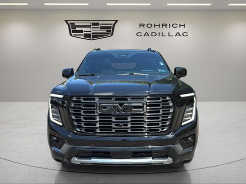 Used 2026 GMC Yukon XL Denali w/ Denali Reserve Package AWD/4WD image 2