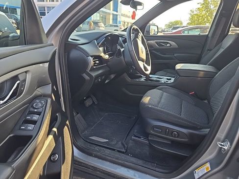 Used 2023 Chevrolet Traverse LT w/ Midnight/Sport Edition AWD/4WD image 12