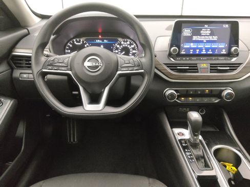 Used 2024 Nissan Altima 2.5 SV image 22