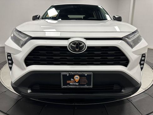 Used 2023 Toyota RAV4 LE AWD/4WD image 5