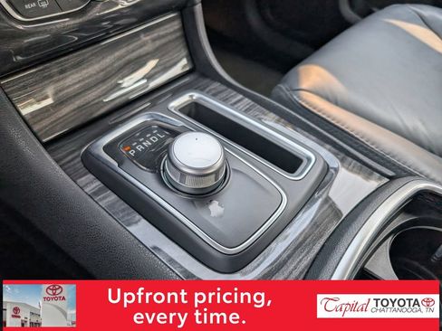 Used 2018 Chrysler 300 Touring L RWD image 23