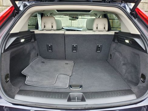 Certified 2023 Cadillac XT4 Luxury image 43