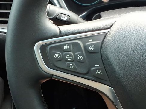 Used 2023 Chevrolet Equinox Premier FWD image 12