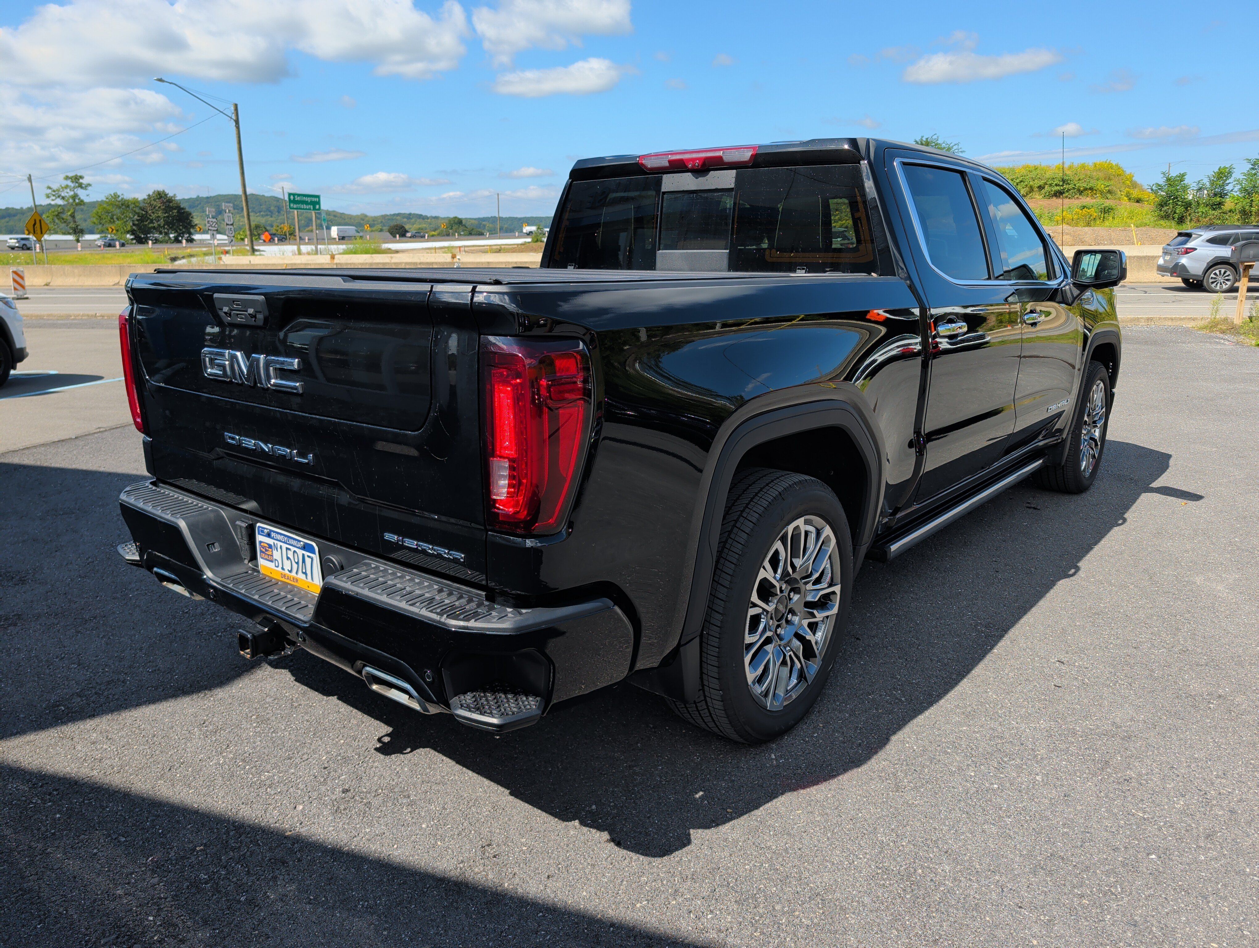 Used 2025 GMC Sierra 1500 Denali Ultimate AWD/4WD image 3