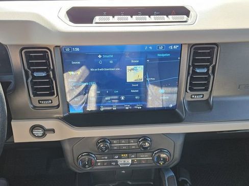 Used 2022 Ford Bronco Wildtrak image 8