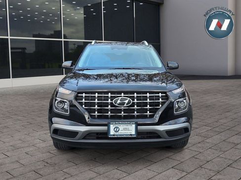 Used 2023 Hyundai Venue SEL image 9