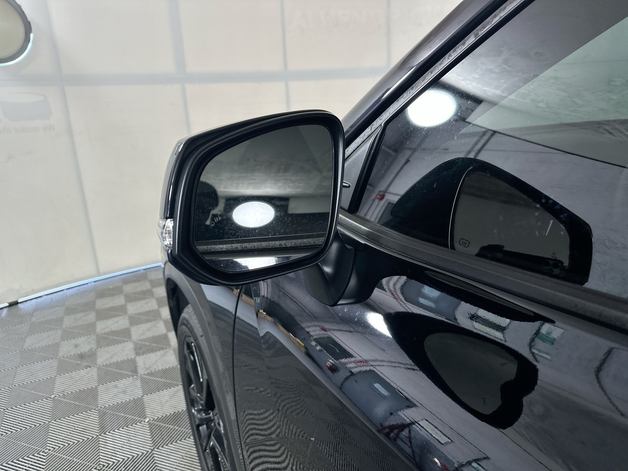 Used 2023 Toyota Highlander XSE FWD image 10