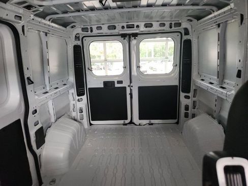 New 2025 RAM ProMaster 1500 w/ Convenience Group FWD image 32