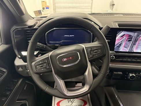 New 2025 GMC Sierra 2500 SLT image 18