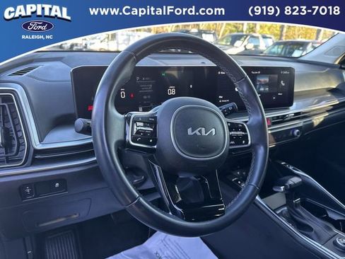 Used 2024 Kia Sorento S image 23