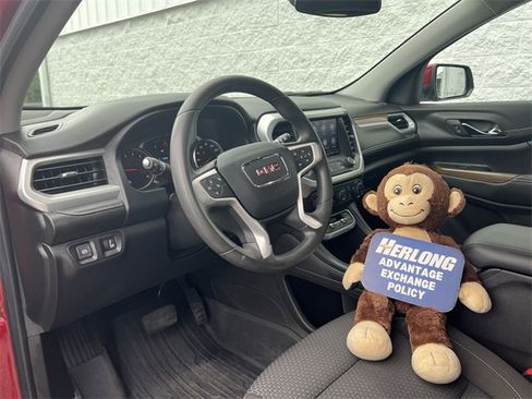 Used 2023 GMC Acadia SLE w/ Driver Convenience Package image 10