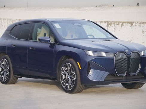 New 2026 BMW iX xDrive45 w/ Premium Package image 3