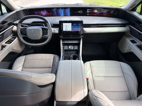 Used 2024 Lincoln Nautilus Premier AWD/4WD image 29
