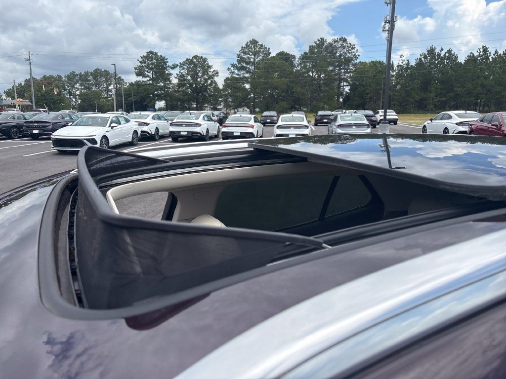 Used 2023 Buick Envision Avenir FWD image 7