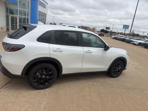 Used 2024 Honda HR-V Sport image 12