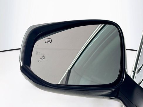 Certified 2024 Toyota Sienna XLE FWD image 5
